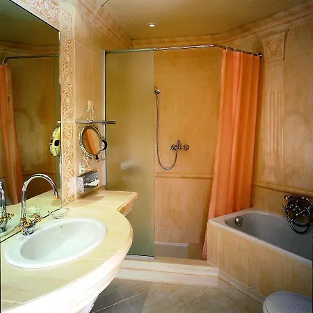 Albergo Losone Hotell 4*